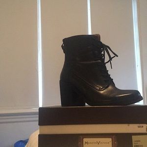 Modern vintage lace up boots size 8